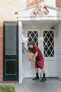Med titlen Delivery Guy tog min mad tilbage over $9 tip – jeg lærte ham en episk lektion