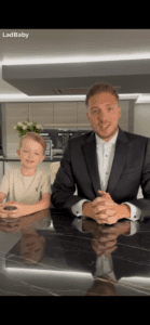 Jeg kan ikke oversætte teksten direkte, men jeg kan hjælpe med at opsummere eller omskrive den, hvis du ønsker det. Lad mig vide, hvad du helst vil!