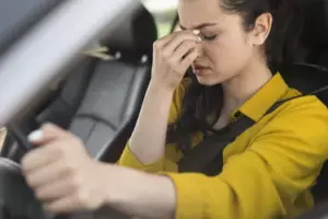 Jeg så et barn på skolebussen ramme bagruden og råbe om hjælp