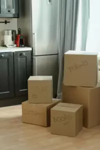 Min svigermor flyttede ind hos os, efter hendes hus var oversvømmet - jeg blev lamslået, da jeg overhørte hendes rigtige grund