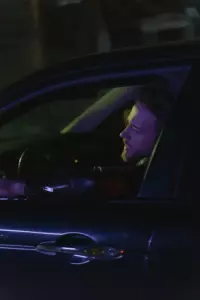 Jeg lod en hjemløs kvinde blive i min garage, men en dag gik jeg ind uden at banke på og blev lamslået over det, hun lavede