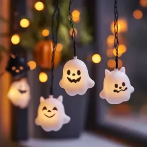 Kvinde giver slik på Halloween til lille pige, der bærer den samme slags kjole, som hendes forsvundne mand plejede at lave - dagens historie