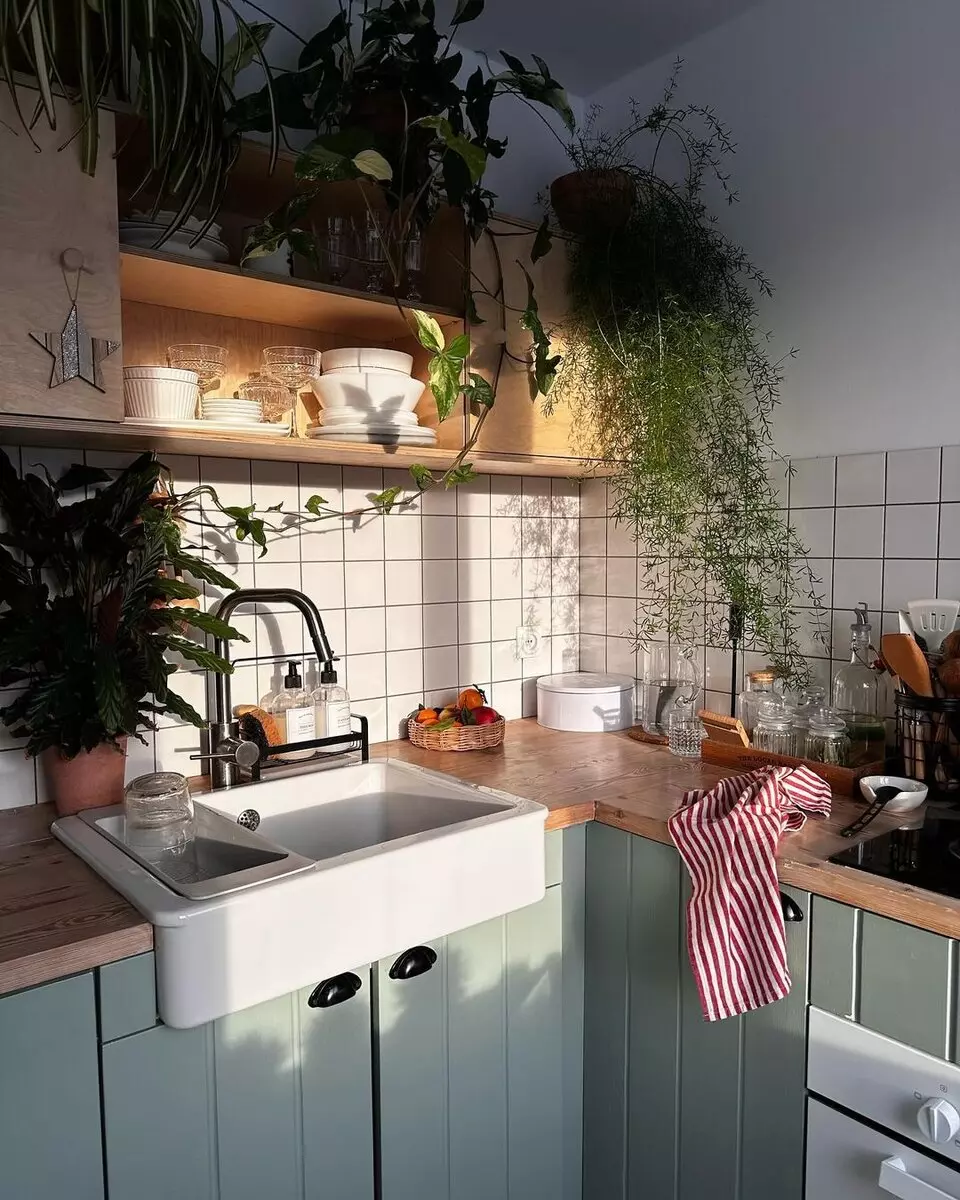 Dette er en af de bedste Khrusjtjov-bygninger, jeg har set. Helt ærligt! Se på de renoveringer, familien har lavet