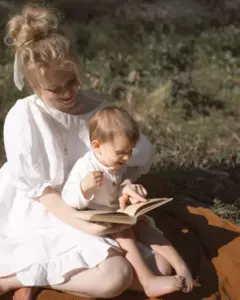 Jeg opdrager min søsters barn, men mine forældre hader mig stadig - dagens historie