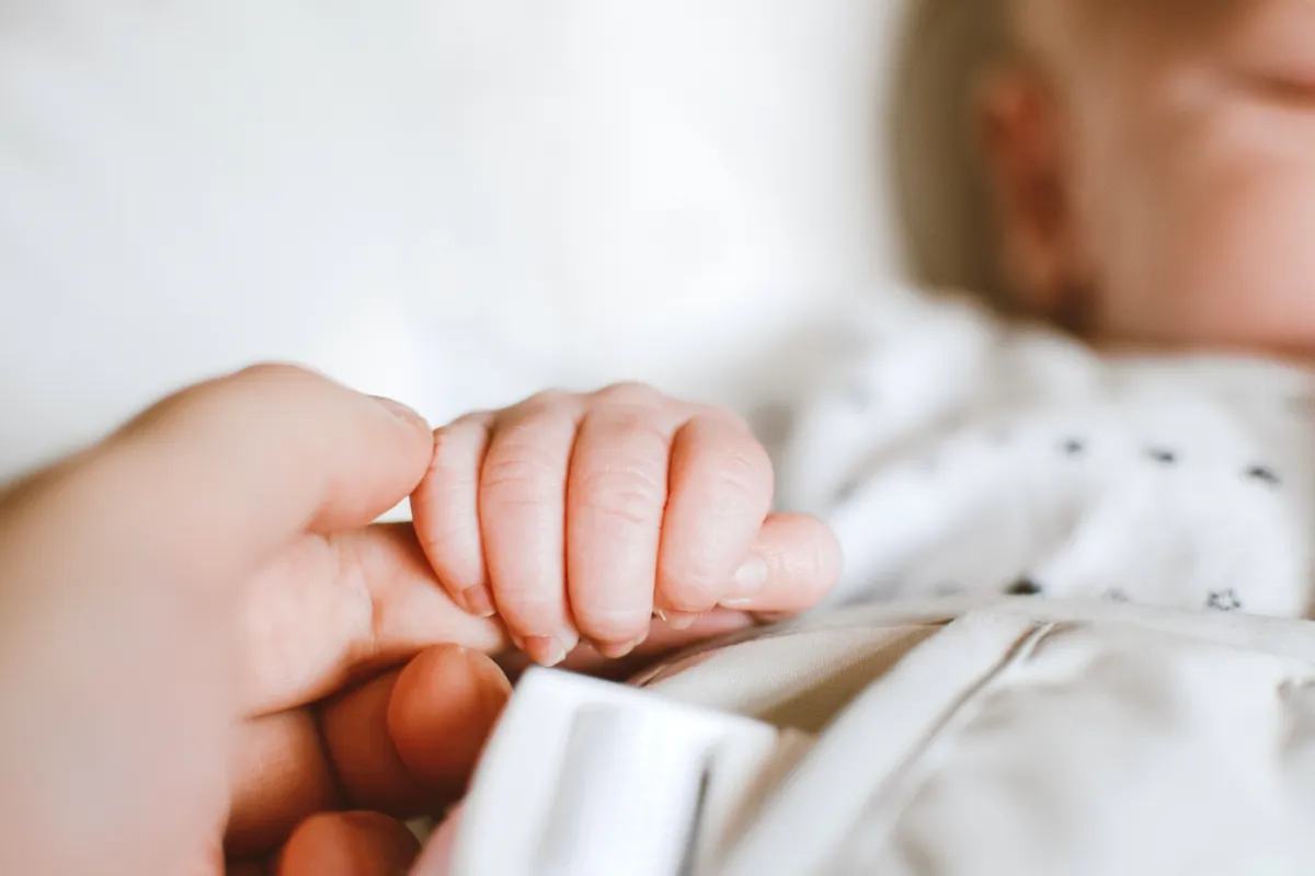 Single far adopterer dreng med Downs syndrom, ingen ønskede, år senere lærer børn 1,2AN USD arv – dagens historie