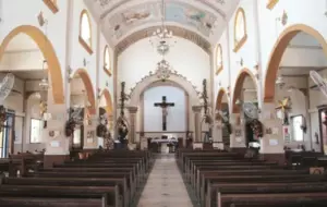 Den gamle dame fratager barnebarnet, efterlader ham kun en bibel og note, hvori der står: "Åbn den, når det er svært" - Dagens historie