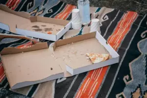 Min stedsøn respekterer ikke mine børn og laver rod i vores hjem, mens mand forbliver tavs - jeg lærte ham nogle manerer