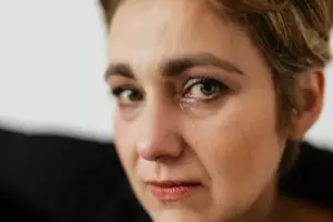 Min steddatter gav mig en bil til min 55-års fødselsdag – da jeg åbnede handskerummet, blev jeg bleg