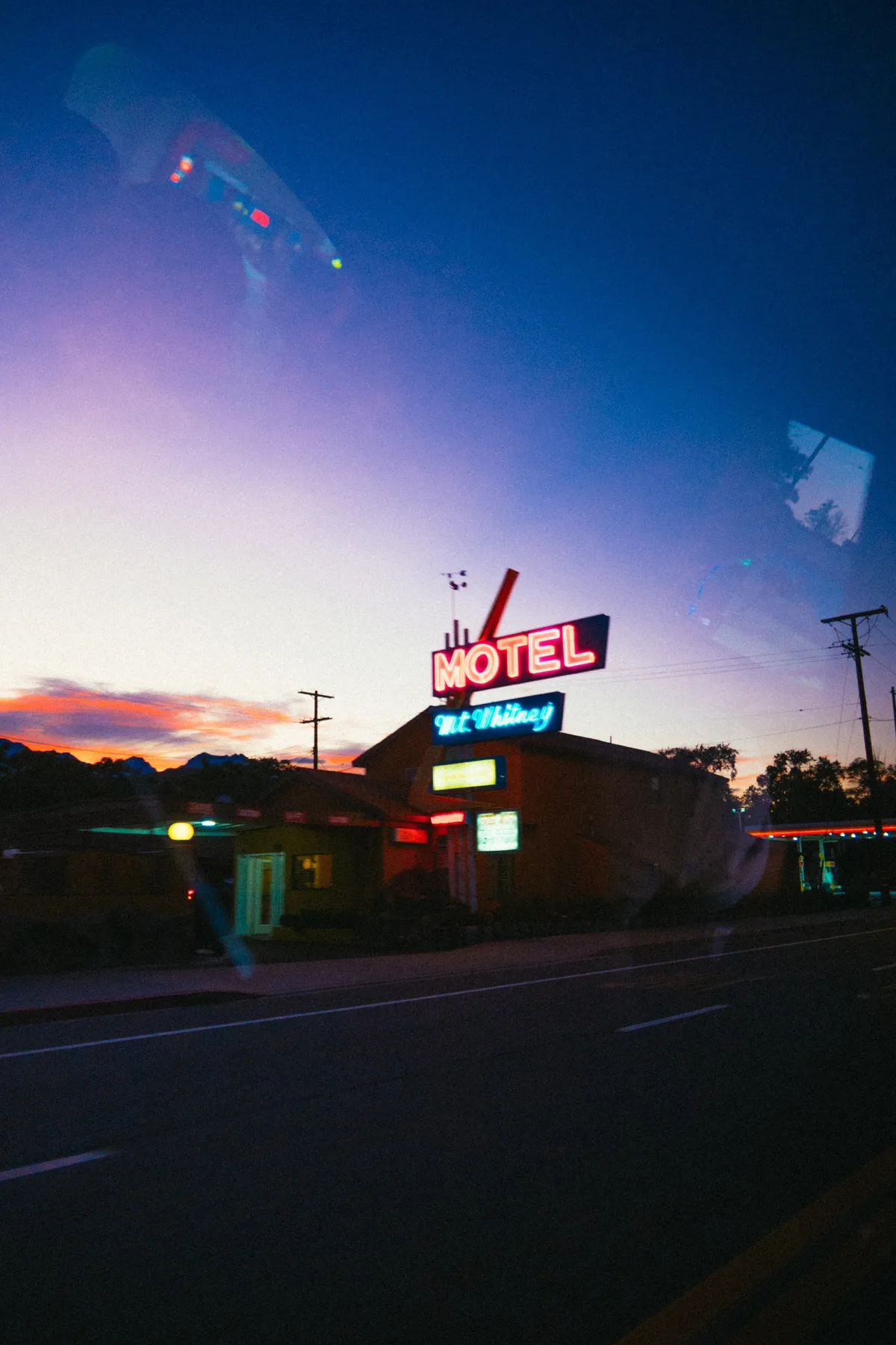 Kvinde ser sin mand komme ind på Motel med pige og komme ud en time senere Shabby - Dagens historie