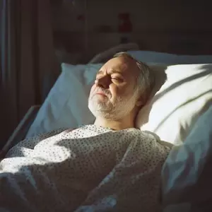 Min far er lige vågnet op fra koma og sagde, at han hørte alt på hospitalsstuen og afslørede min kone