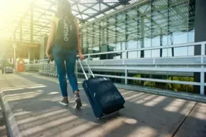 Et overraskende besøg hos min langdistancekæreste blev til en katastrofe – dagens historie