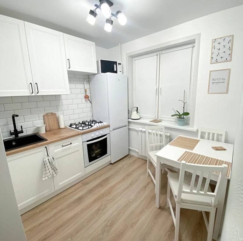 Utrolig makeover!" Et lille køkken på 5 m² bliver enhver kvindes drømmerum