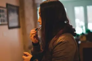 Min langdistance-kæreste besøgte mig og narrede mig til at betale vores restaurantregninger - jeg lærte ham en lektie