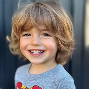 En arbejdende far mistede sit job for at redde en lille pige i varmen — men den næste morgen stoppede fem sorte SUV'er uden for hans hjem med en sandhed, der ville ændre hans fremtid for altid.
