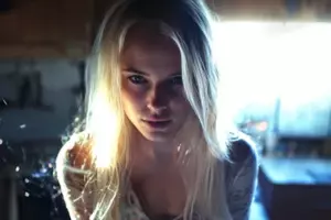 Min kommende svigermor fik mig til at bade i et bassin udenfor for at 'teste' mig selv – Karma fandt hende til sidst