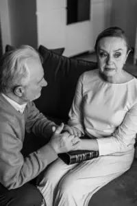 Min søster forsvandt efter sin bryllupsnat, og ti år senere fandt jeg et brev, hun skrev den næste morgen – Dagens historie