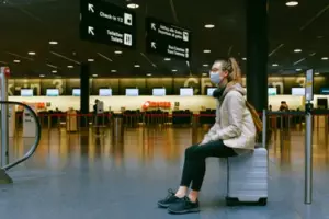Min datters svigerforældre tog de penge, jeg sendte hende, og behandlede hende som en stuepige – jeg sørgede for, at de vidste, at det var en stor fejltagelse