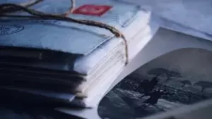 Hver uge skrev en gammel mand et brev fra plejehjemmet, indtil jeg fandt ud af, at modtageren var en del af min egen historie — Dagens historie