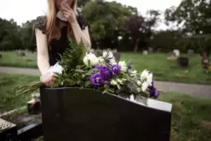 Min forlovede krævede, at jeg gav ham alt tilbage, hvad han havde givet mig og mine børn, efter han var mig utro – Det gjorde jeg, men karmaen gav ham det perfekte svar.