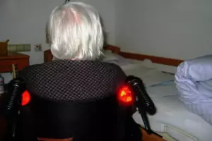 Børn forlader deres mor på plejehjem og sælger deres hus; den nye ejer returnerer nøglerne - Dagens historie