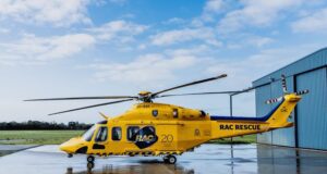 Ægtemand forlod gravid kone til fordel for elskerinde — Otte år senere vendte hun tilbage med helikopter med deres tvillinger