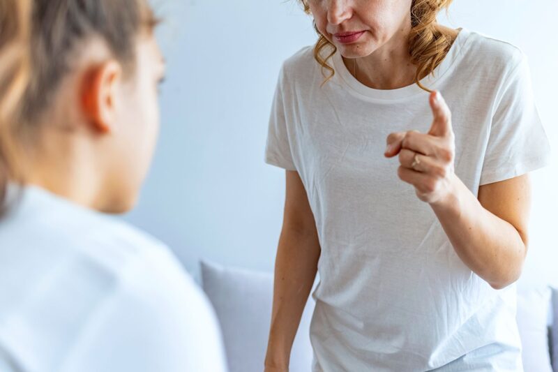 Mens jeg var i fødsel, brasede min svigerinde ind på fødestuen og skreg, at babyen ikke var hendes brors.