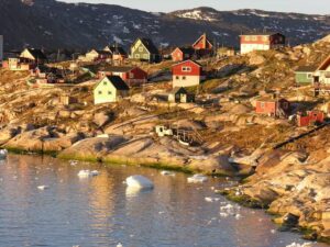 Min syvårige datter og jeg fik besked på at afgive vores pladser på første klasse til en velhavende forretningsmand og »flytte om bagved« – som om det var dér, folk som os hørte hjemme.